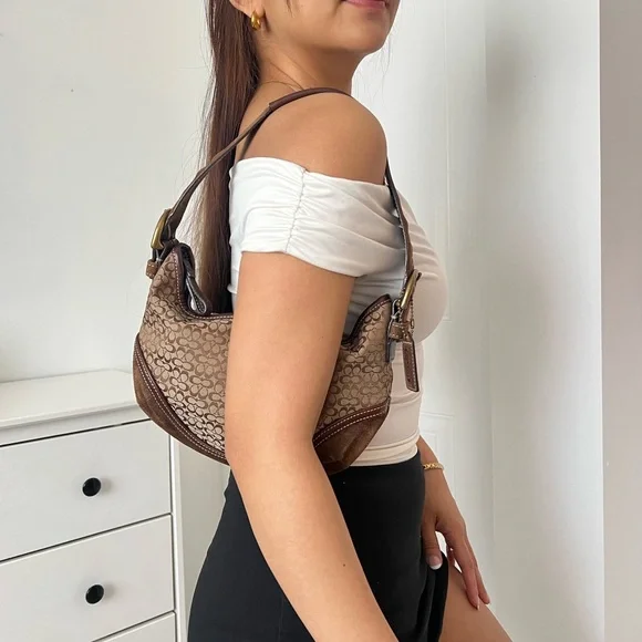 Coach Bag - Picture 2 of 9